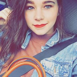 Meet your Posher, Brooke